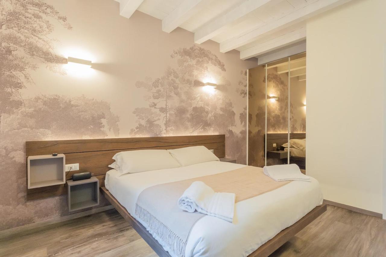 Modern & Stylish Apartment In Como City By Rent All Комо Экстерьер фото