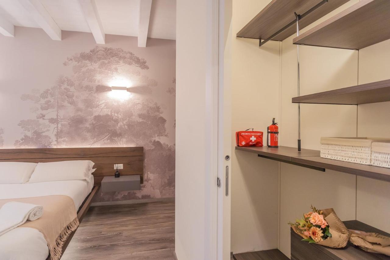 Modern & Stylish Apartment In Como City By Rent All Комо Экстерьер фото