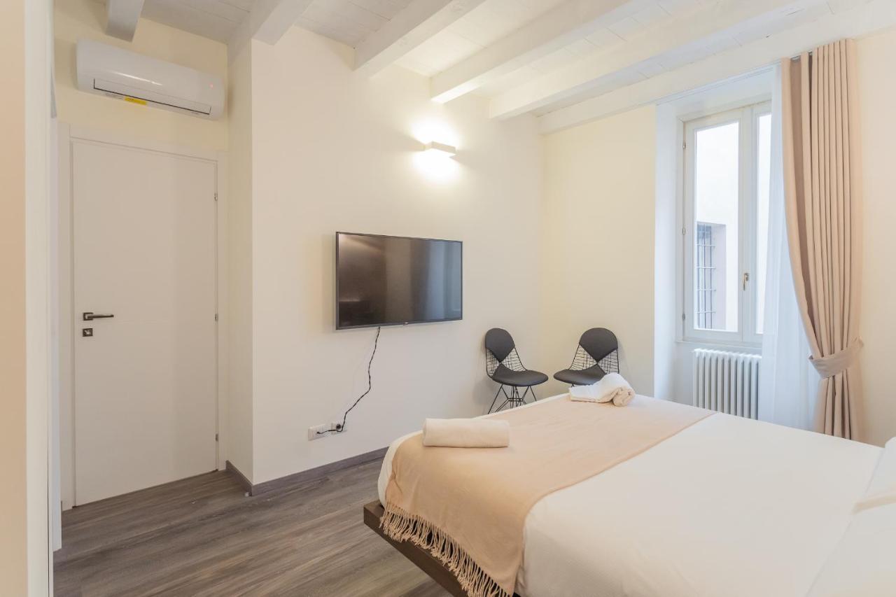 Modern & Stylish Apartment In Como City By Rent All Комо Экстерьер фото