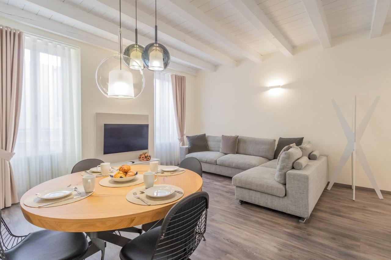 Modern & Stylish Apartment In Como City By Rent All Комо Экстерьер фото